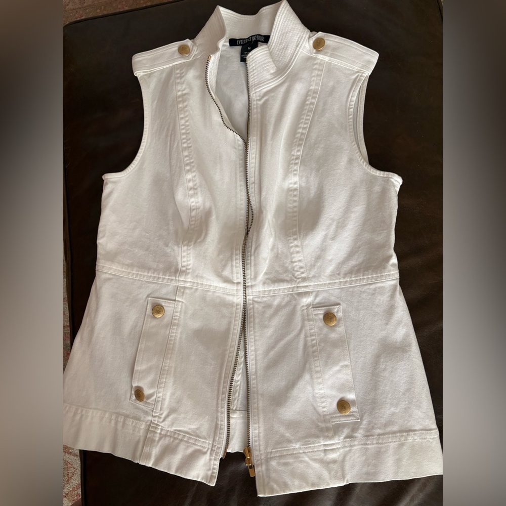Summer isn’t over and this versatile vest is perfect for the season.